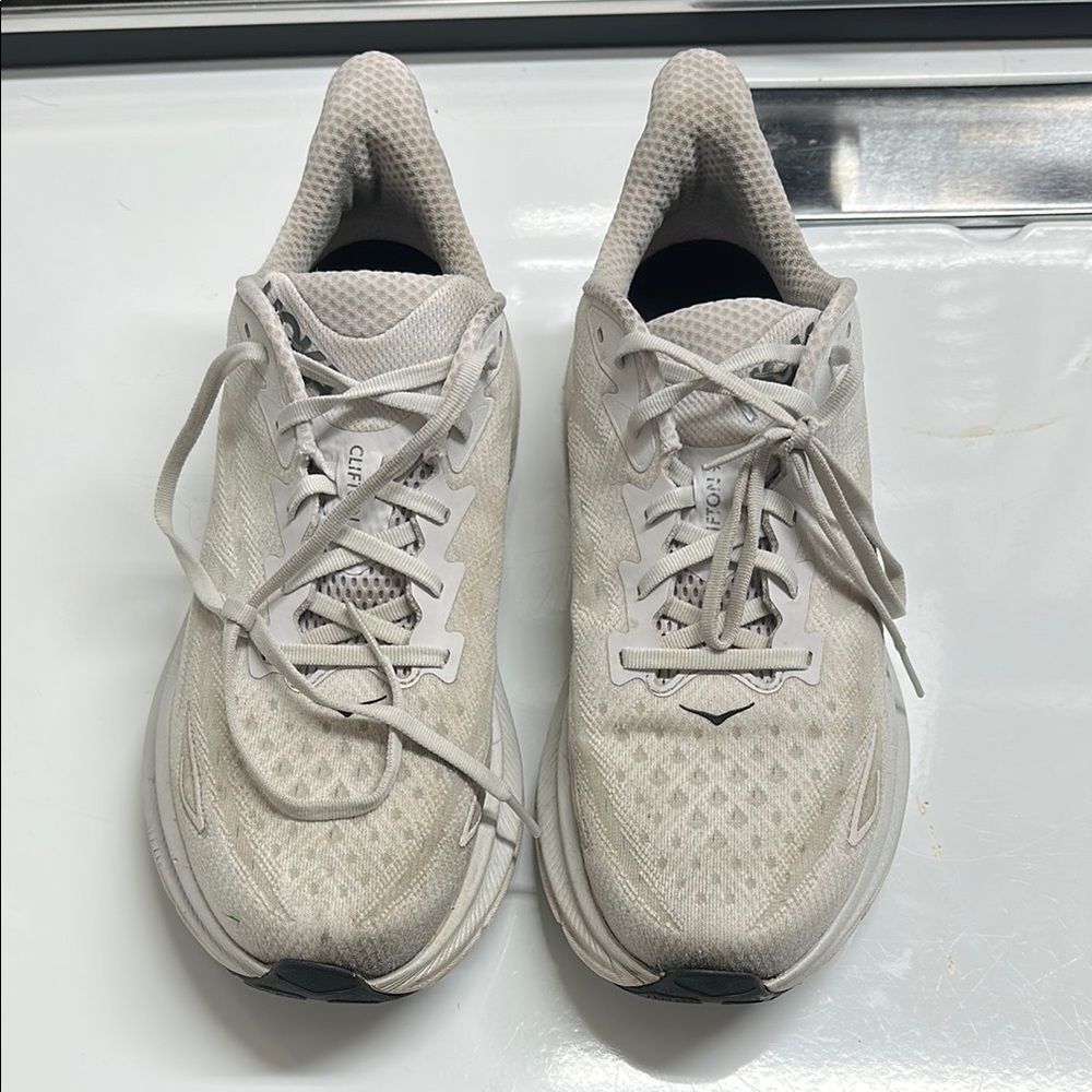 Hoka Clifton 9 Gray Running Shoes